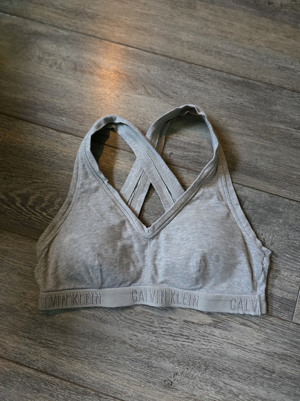 🛍3/$33 Calvin Klein Light Grey Crossback Sports Bra